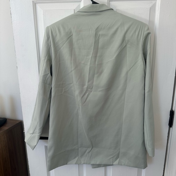 Oversized Boyfriend Blazer - Picture 3 of 3